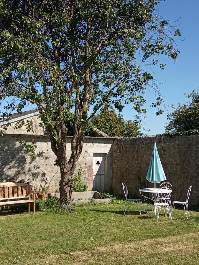 Bed and Breakfast Les Mariesis Osmanville Exterior foto